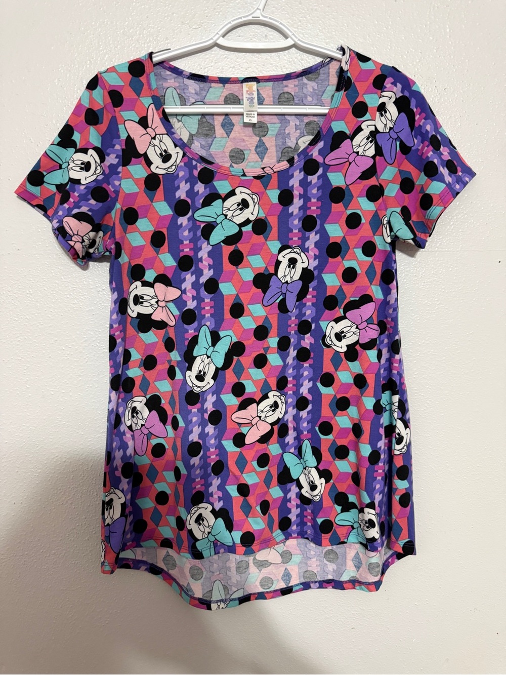 🎀 Vibrant & Fun! LuLaRoe Disney Minnie Mouse Geometric Polka Dot Classic Tee